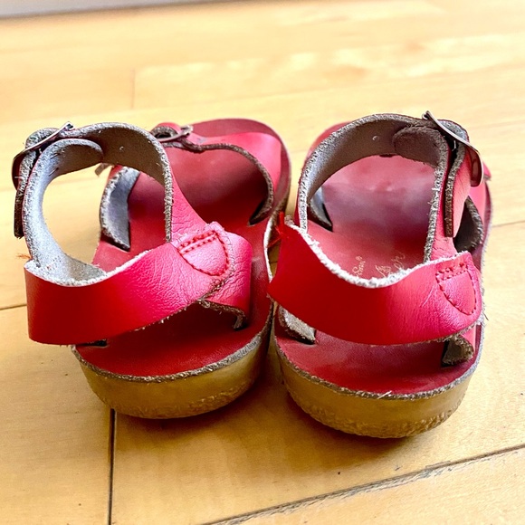 Salt water kids sandals size 6 - Picture 3 of 4